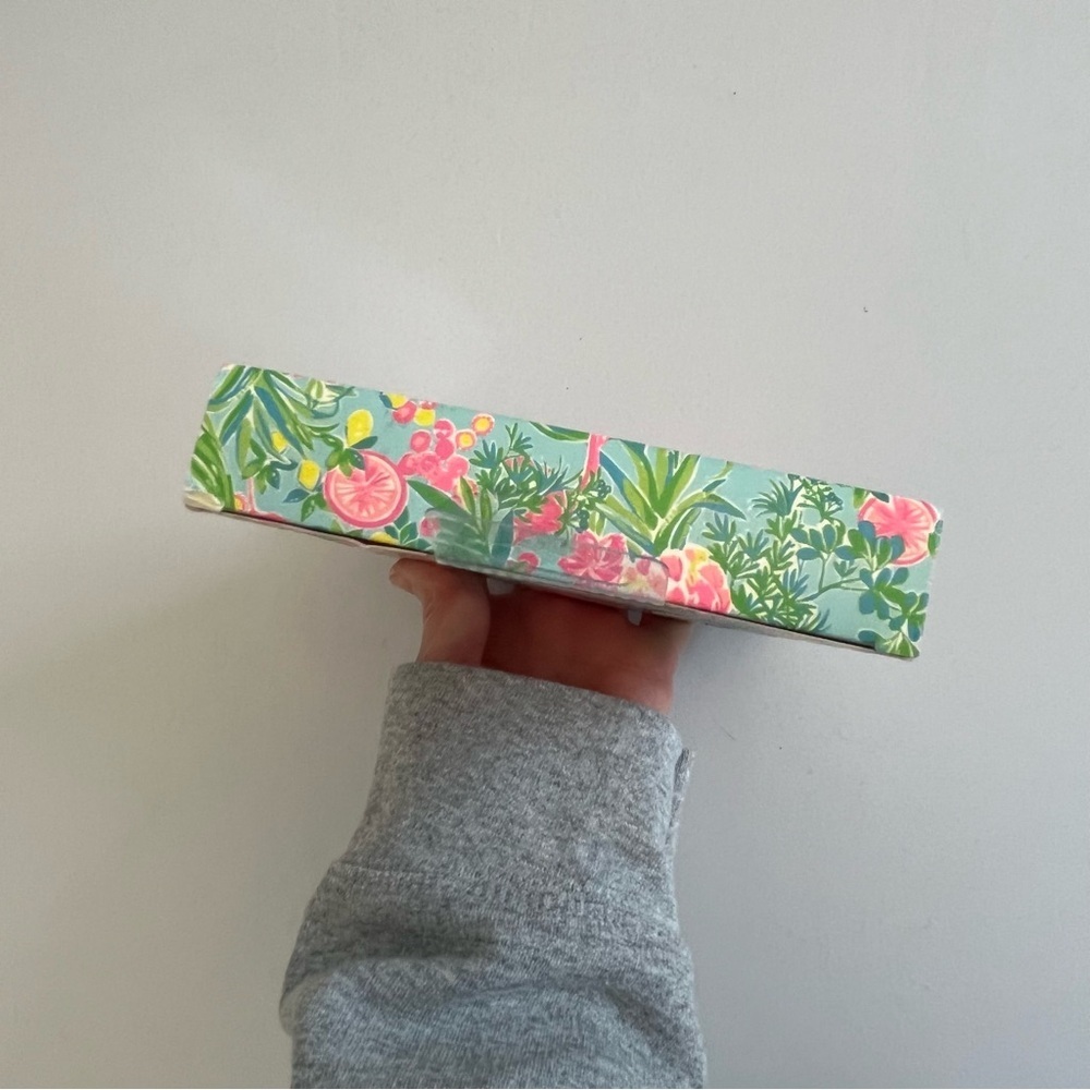 Lilly Pulitzer Fruity Flamingo Wireless Charging Pad - Picture 4 of 4